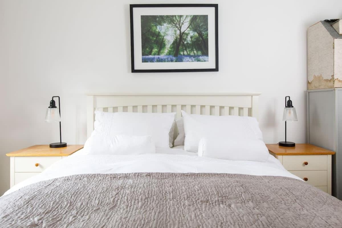 Stylish City Centre Apartment With Sauna Chichester Dış mekan fotoğraf