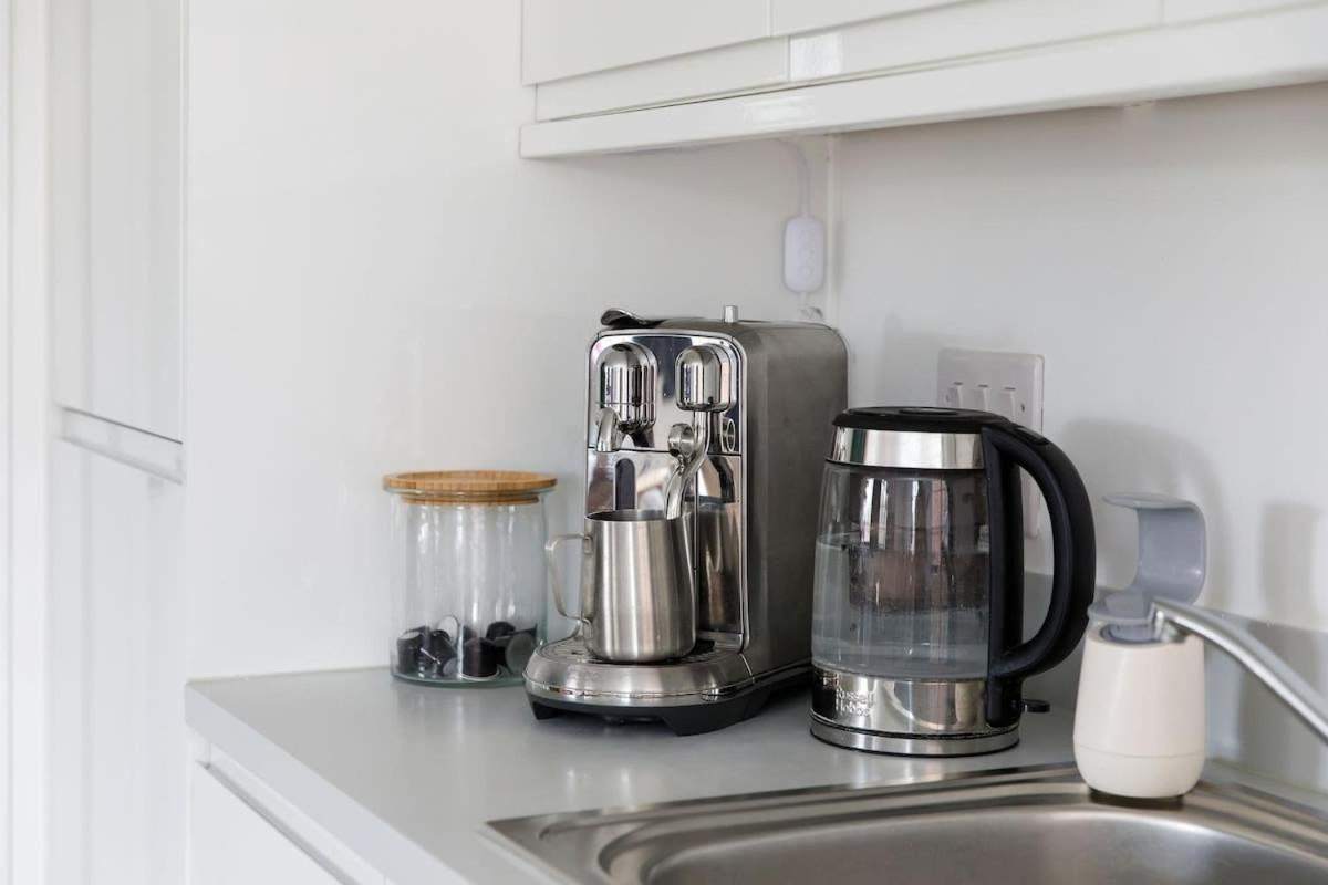 Stylish City Centre Apartment With Sauna Chichester Dış mekan fotoğraf